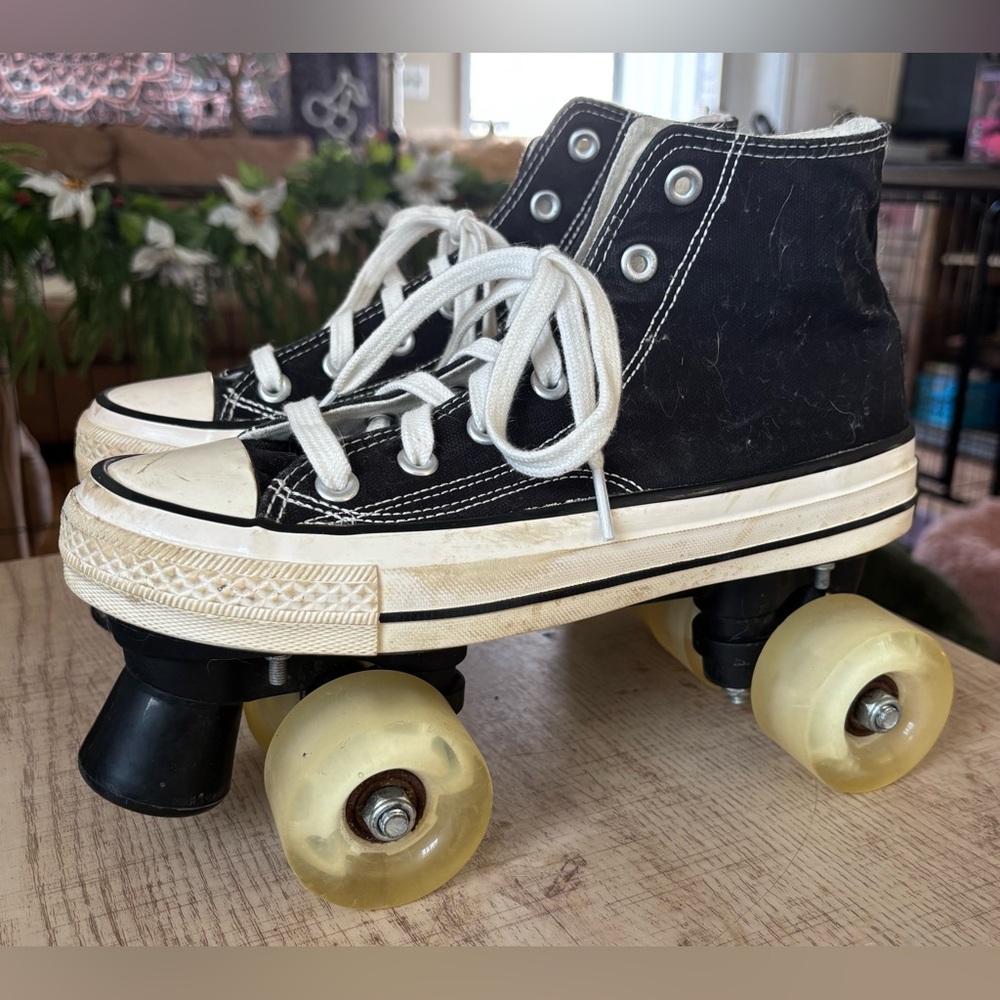 Even Star Chuck-Style Roller Skates - Picture 4 of 7